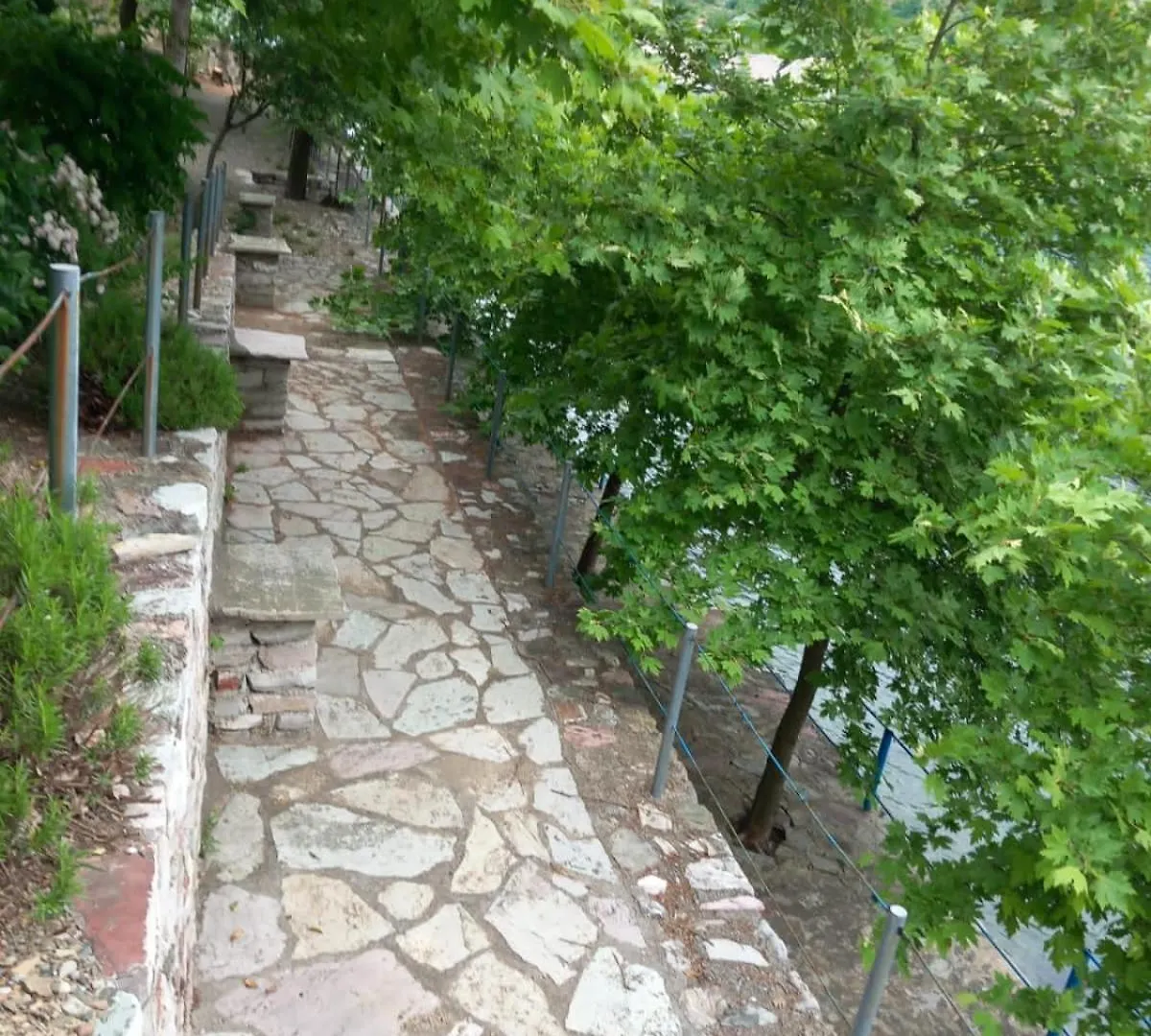 Guest House Natura Komani Lake